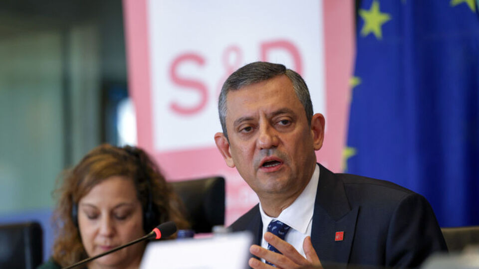 Özgür Özel, Avrupa Parlamentosu'nda konuştu