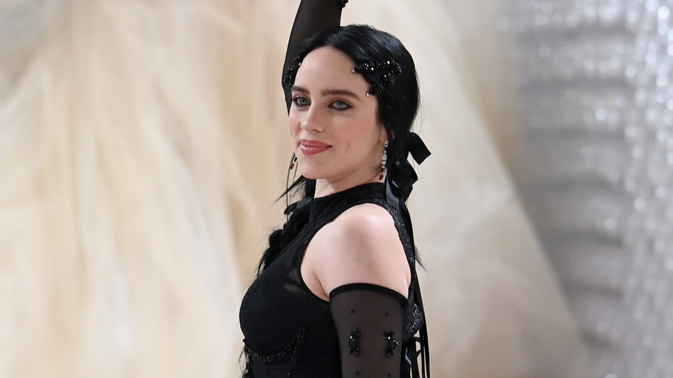 21'inci yüzyılın en başarılı sanatçısı seçildi