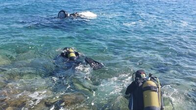 Denizdeki otomobilden cansız beden çıkarıldı