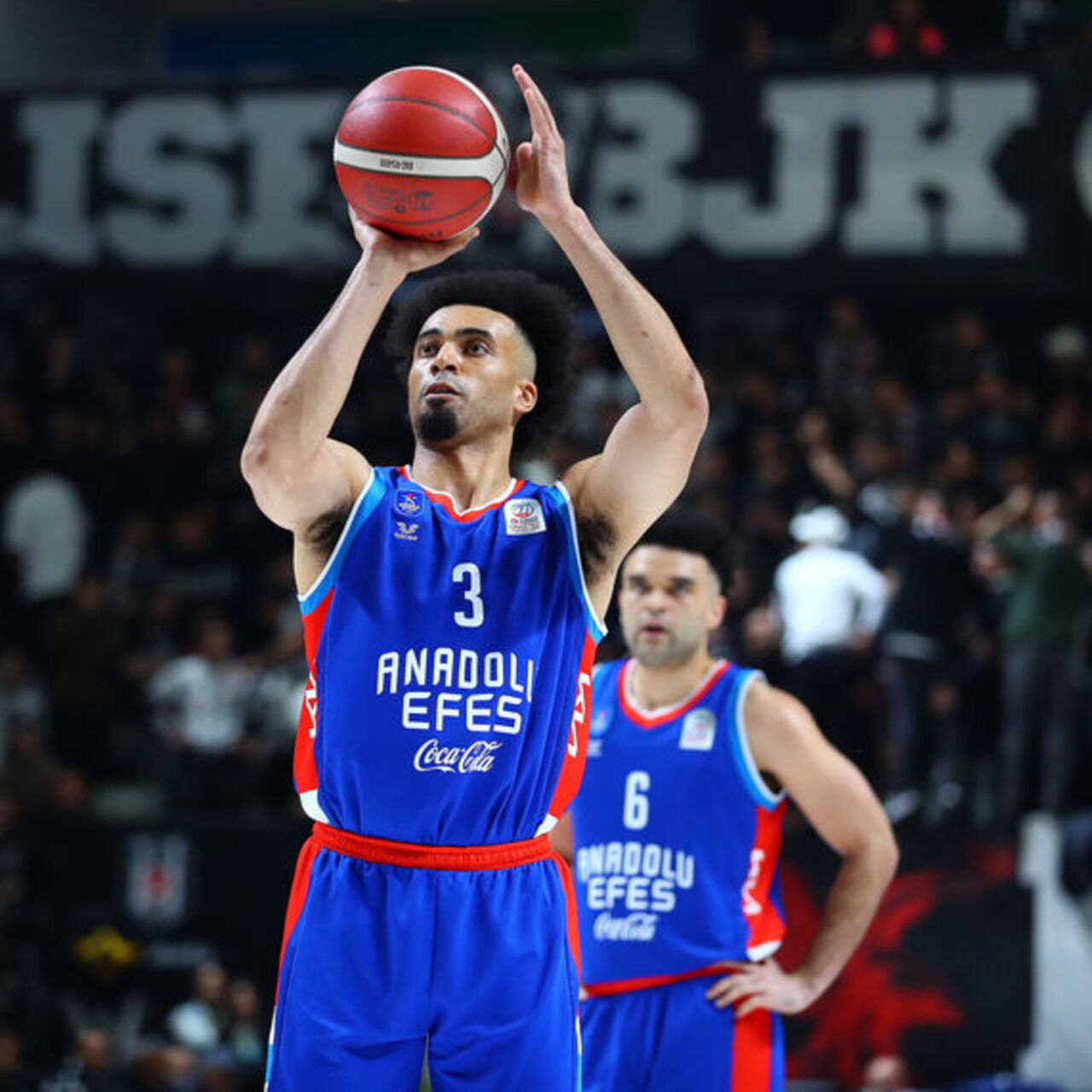 Anadolu Efes, Bologna'yı ağırlayacak!