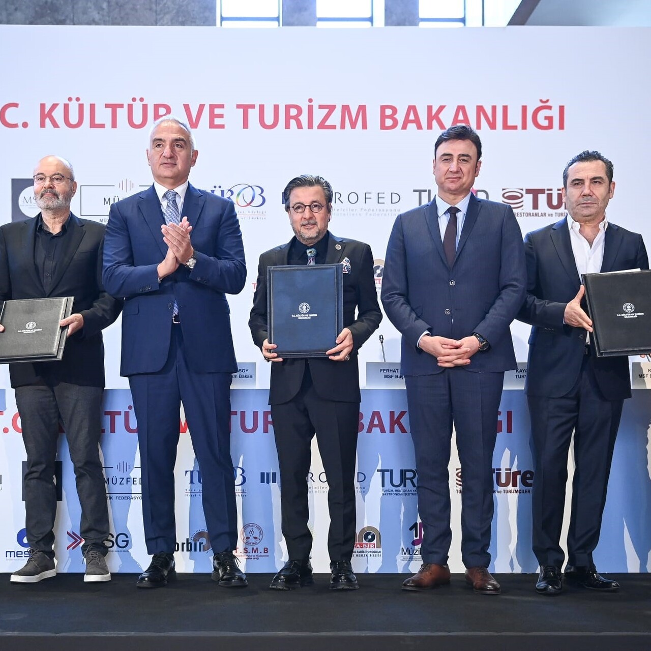 Tarihi imzalar atıldı