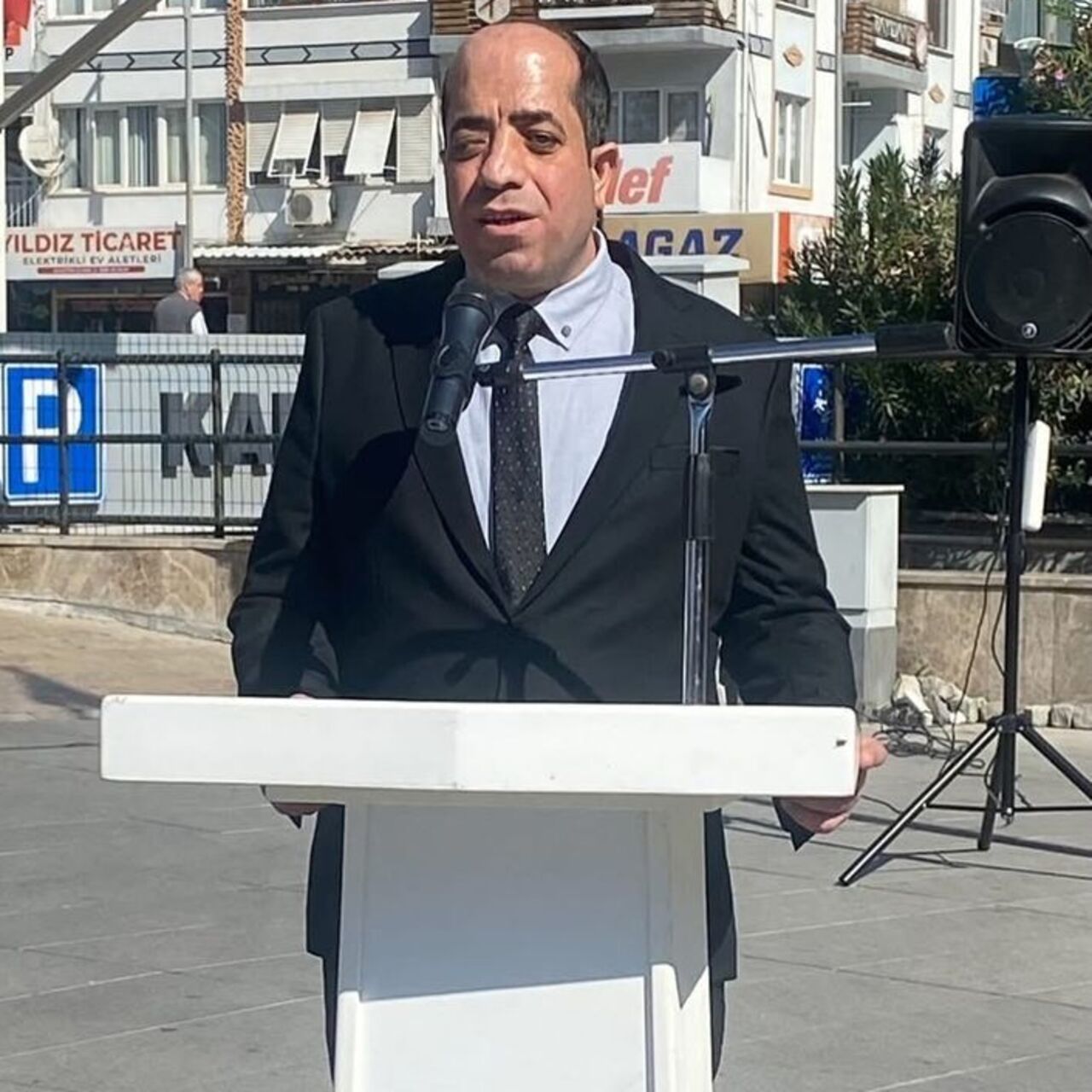 "Fitre ve zekâtlarınız beyaz baston olsun"