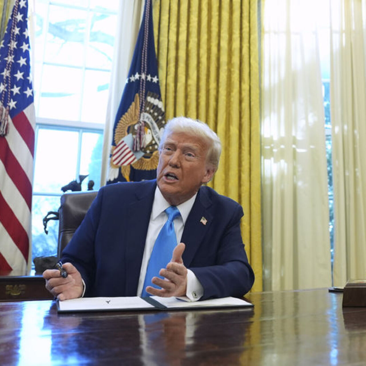 Trump'tan gümrük vergilerinde muafiyet adımı