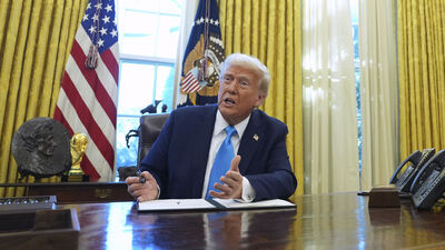 Trump'tan gümrük vergilerinde muafiyet adımı