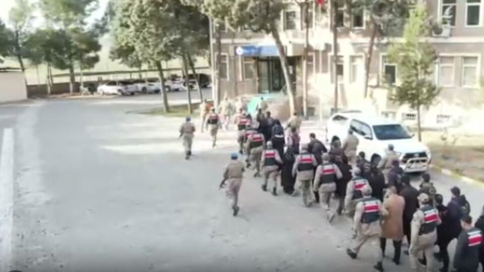 Tetiğe 15 yaşında çocuk bastı! İlişki iddiası ve kanlı töre infazı!