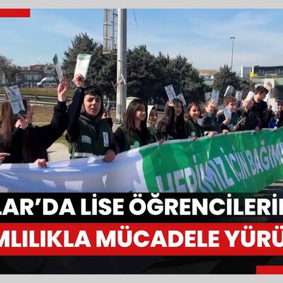 Avcılar’da lise öğrencilerinden bağımlılıkla mücadele yürüyüşü