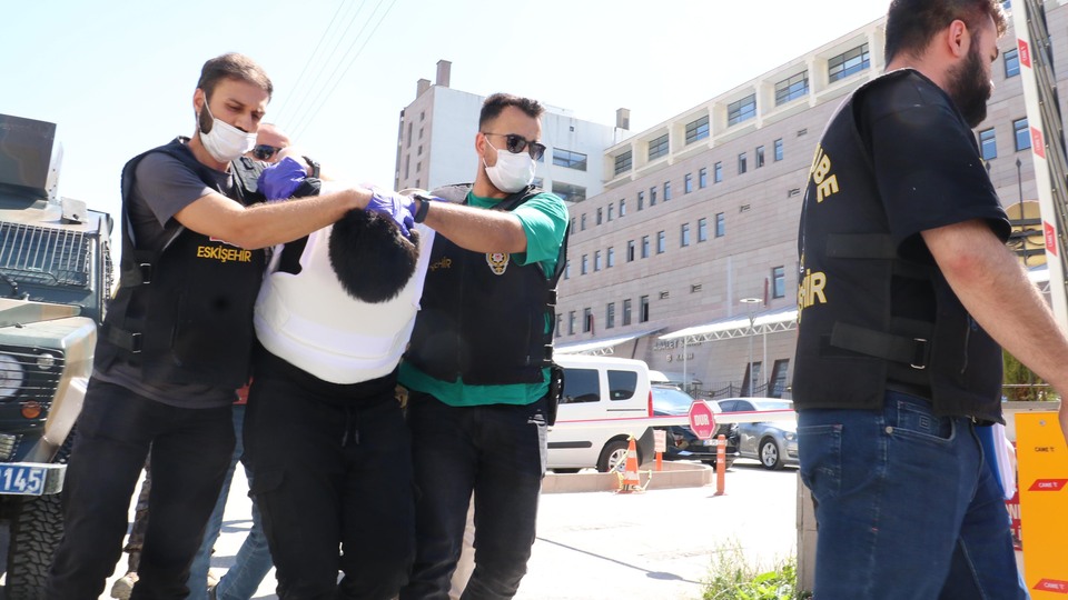 Rastgele 5 kişiyi bıçakladı, "Cahillik yaptım" dedi!