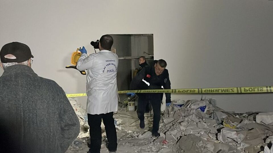 Asansör boşluğuna düşen kişi öldü