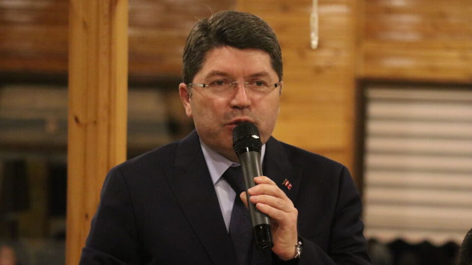 Tunç: Şehit ailelerimizi üzecek adım atmayız