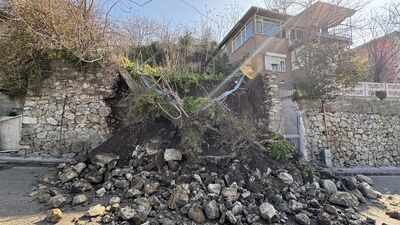 İstinat duvarı çöktü! Bina tahliye edildi