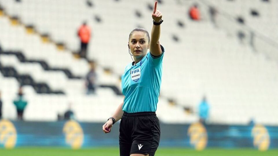 UEFA'dan Cansu Tiryaki'ye görev!