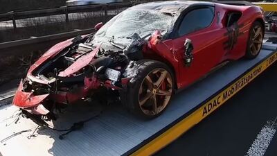 440 bin Euro'luk Ferrari hurdaya döndü