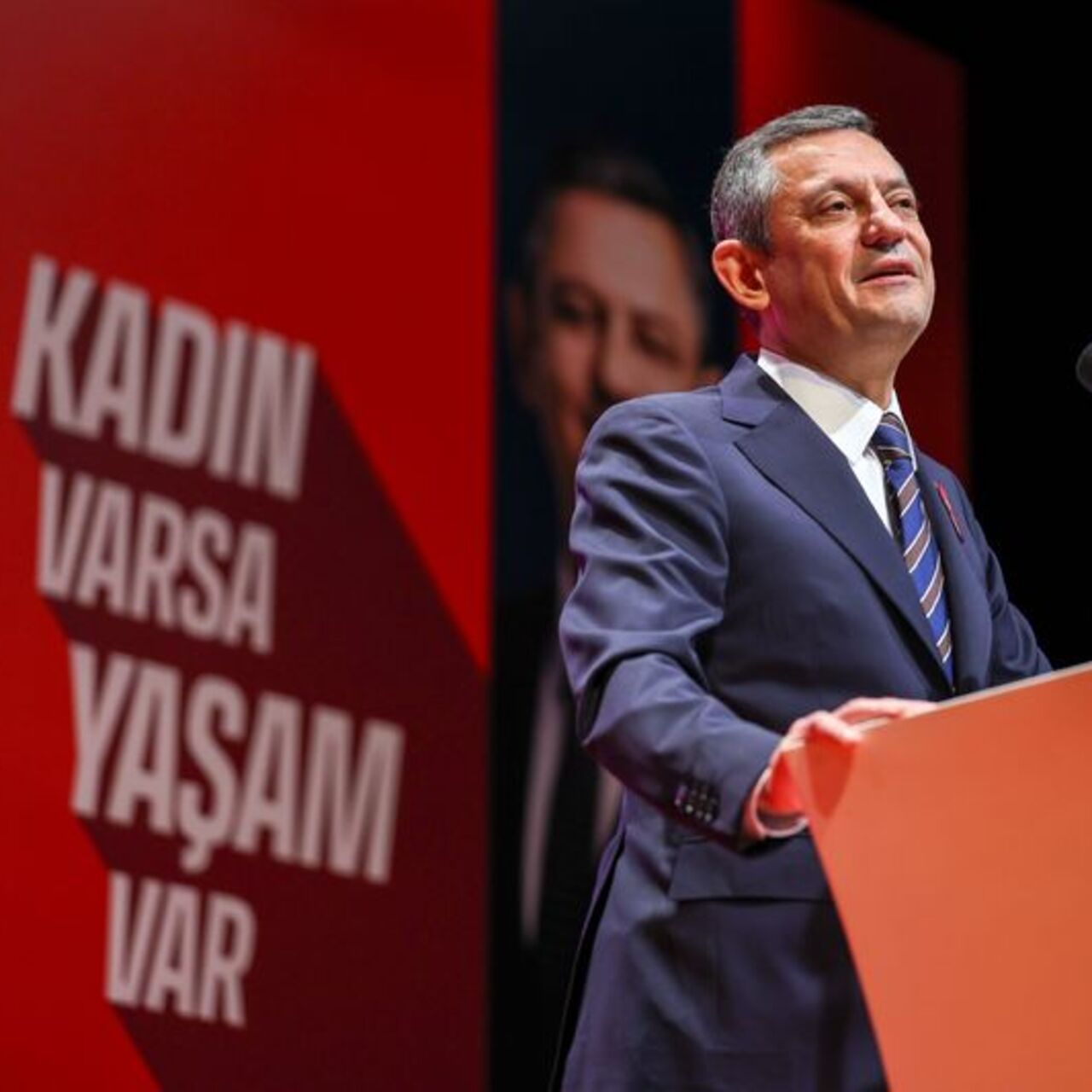 "Demokrasi devrimine tüm kadınları davet ediyorum"