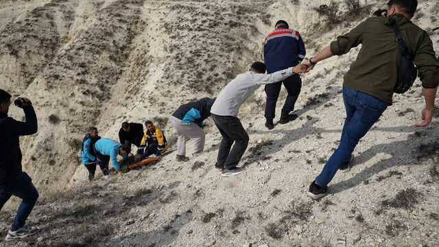 Yamaç paraşütü pilotu hayatını kaybetti