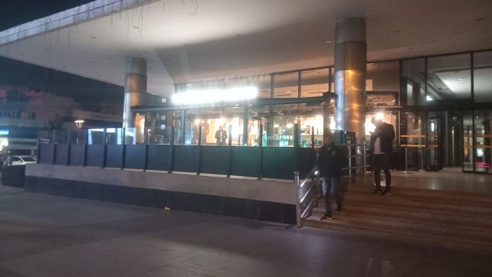 Kafede silahlı saldırı: 1 ölü, 1 yaralı