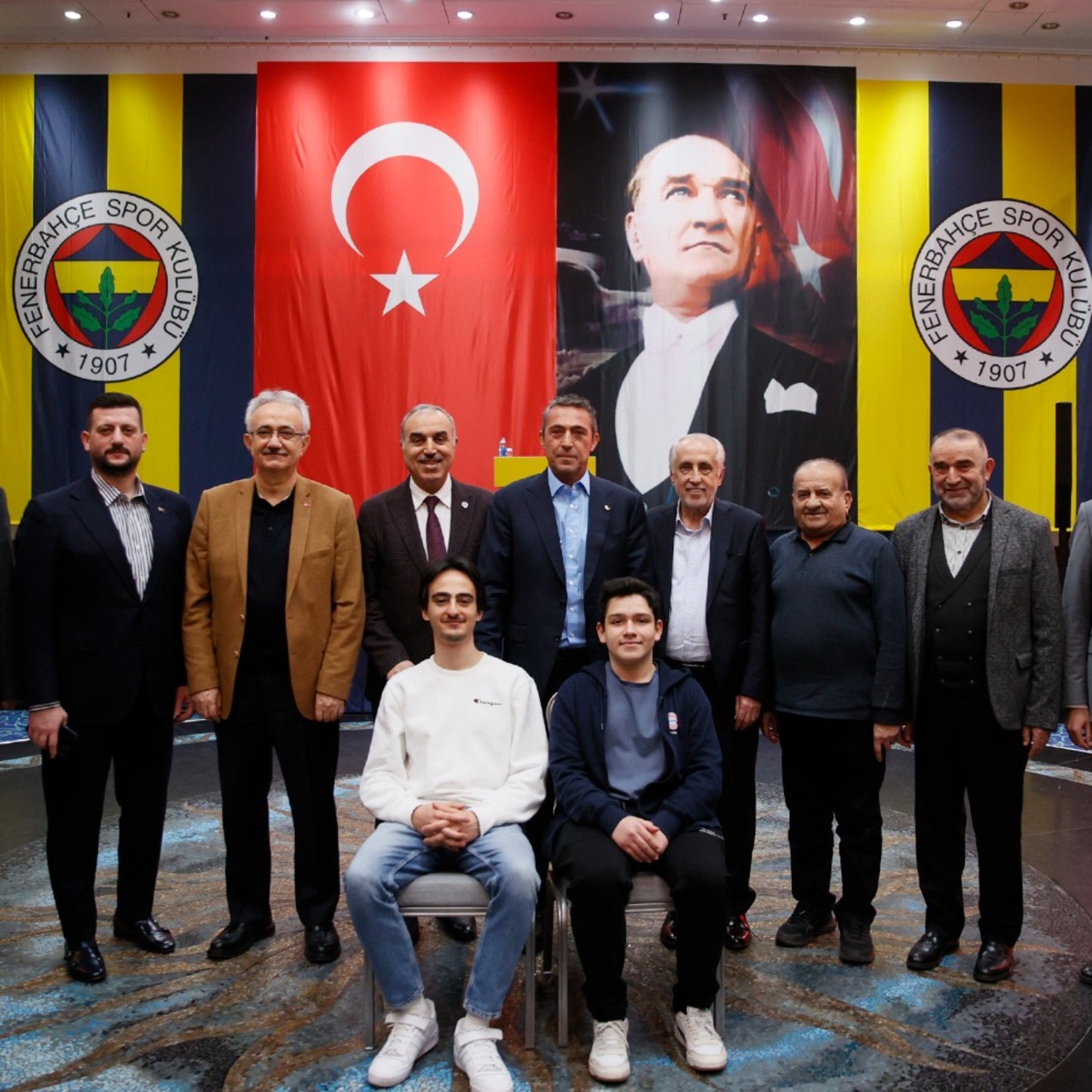 Ali Koç'tan İlim Yayma Cemiyeti'ne iftar!