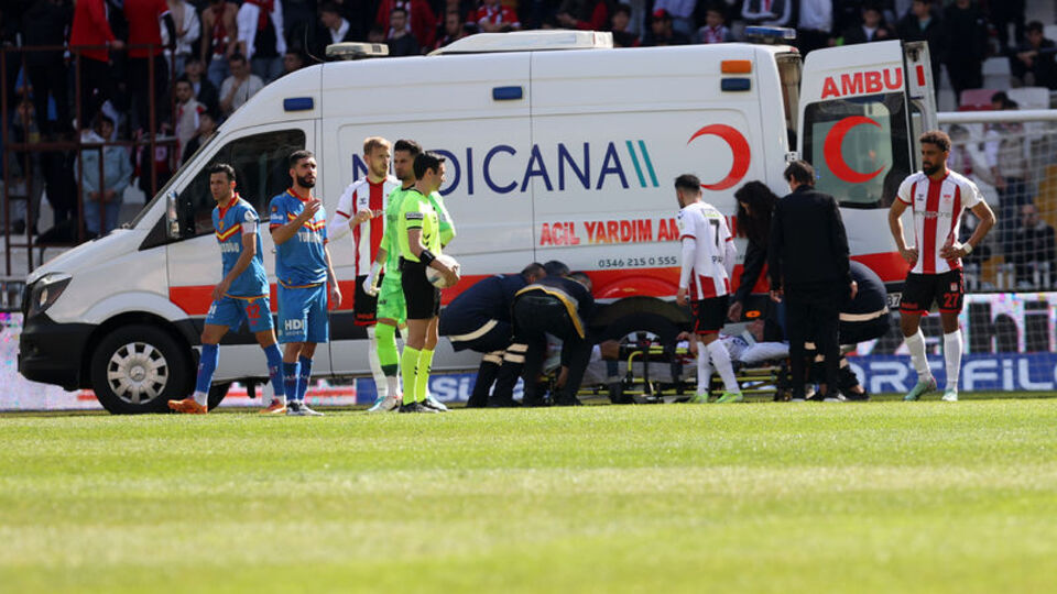 Sivasspor'da Simic taburcu edildi