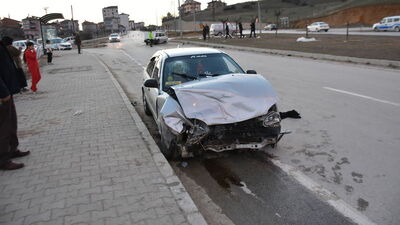 Sinop'ta iki otomobil çarpıştı: 3 yaralı