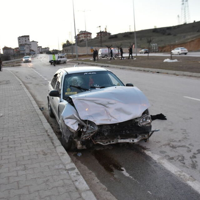 Sinop'ta iki otomobil çarpıştı: 3 yaralı