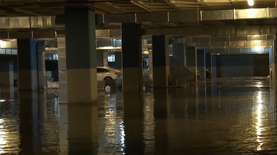 Bayrampaşa otoparkını su bastı