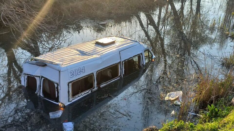 İşçi minibüsü devrildi: 8 yaralı