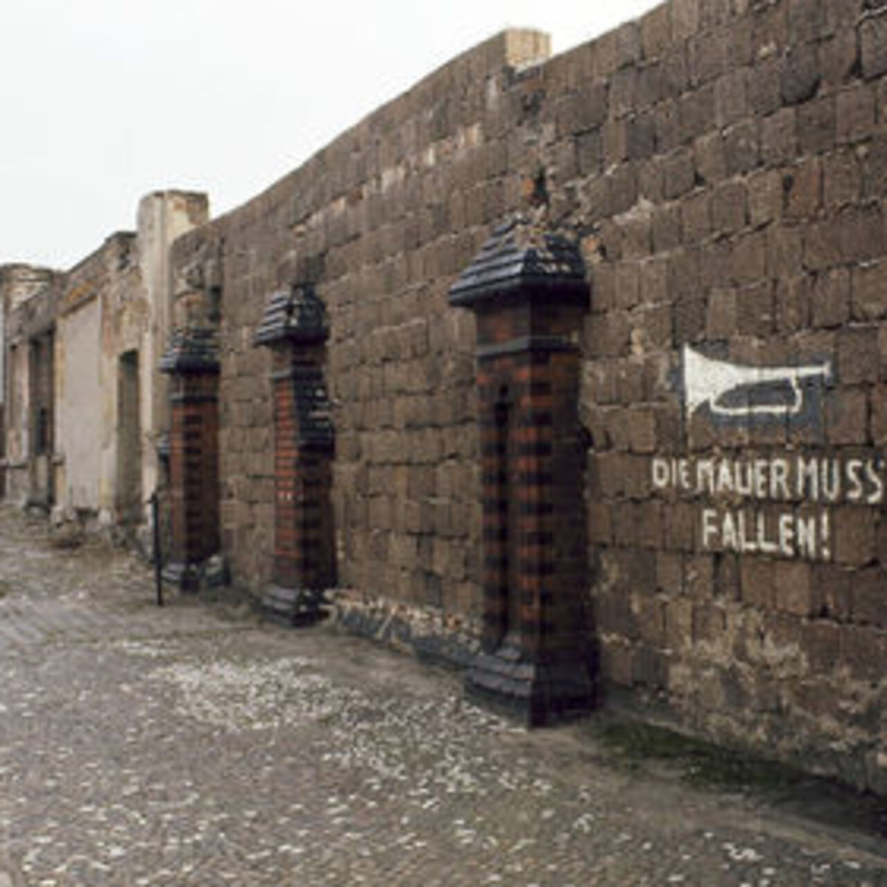 Berlin Duvarı hikayesi ve tarihi