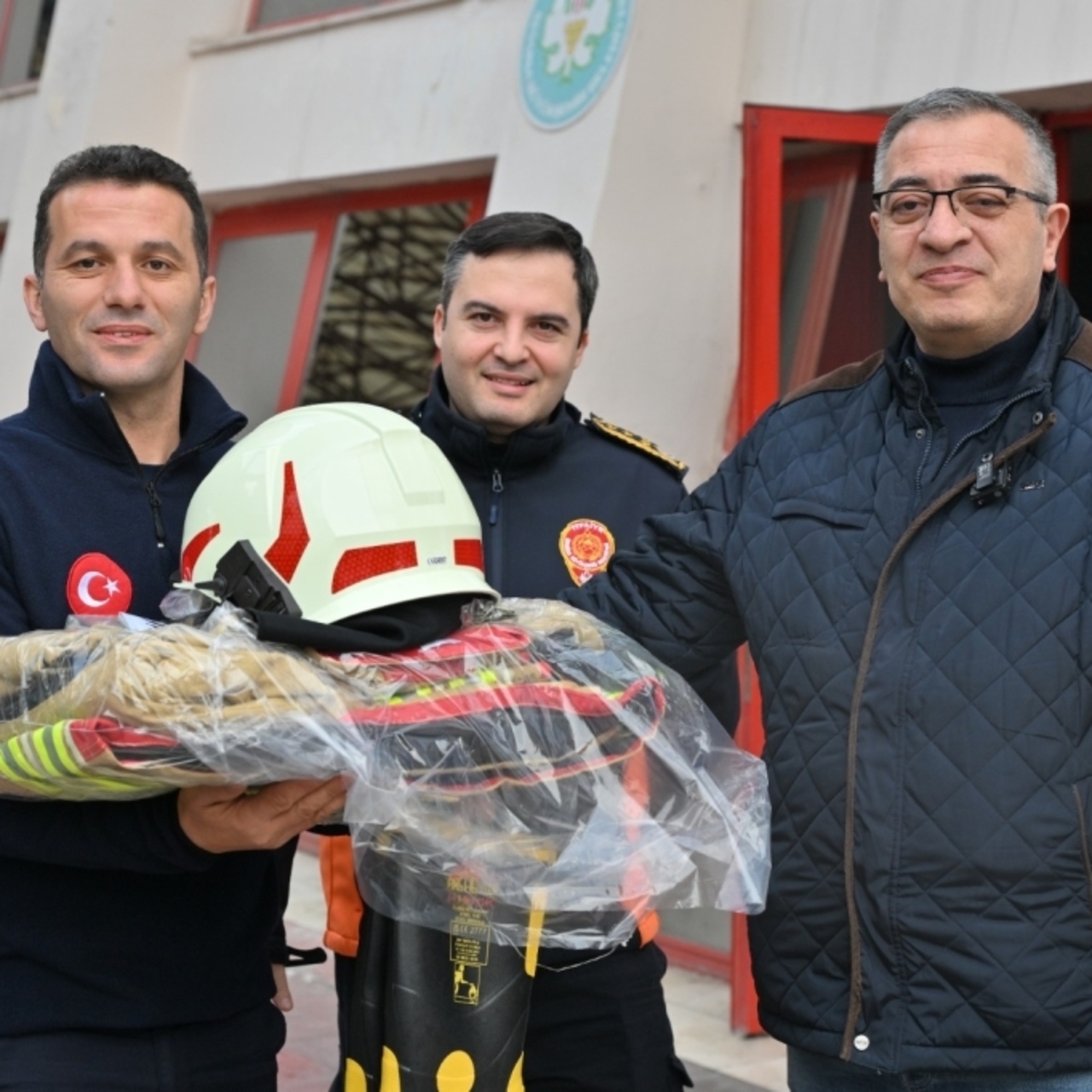İtfaiye personeline koruyucu kıyafet