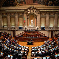 Portekiz'de hükümet düştü