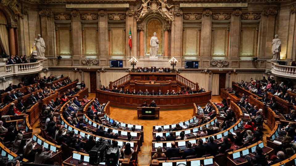 Portekiz'de hükümet düştü