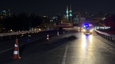 Otomobilin çarptığı motosikletli öldü