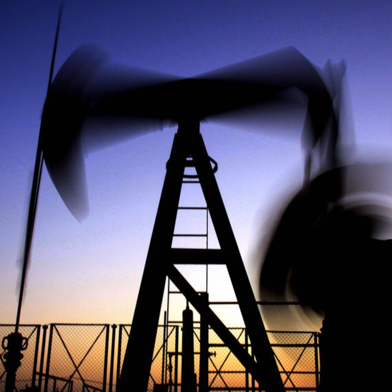 ABD, 2025 petrol fiyat tahminini düşürdü