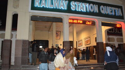 Pakistan'da tren saldırısı: 21 yolcu hayatını kaybetti