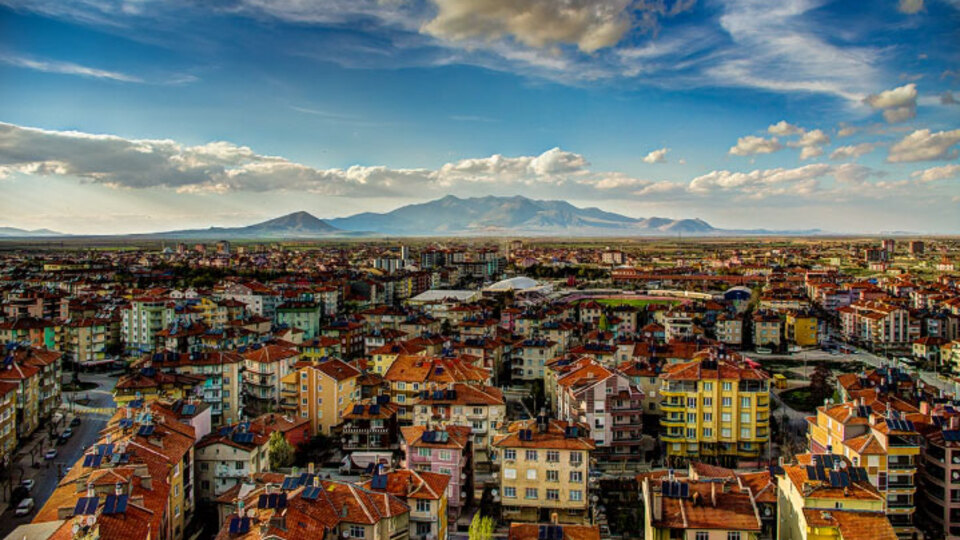 Şebeke suyunda 'petrol hidrokarbonu' çıktı! Kesinlikle kullanmayın!