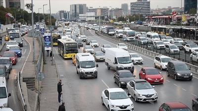 İstanbul'da trafik yoğunluğu yaşanıyor