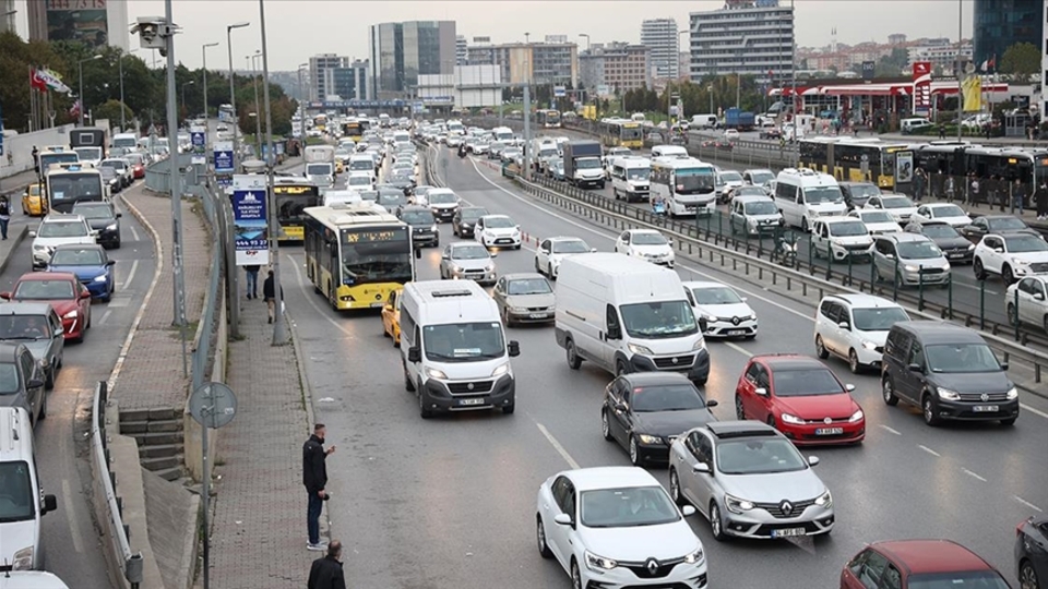 İstanbul'da trafik yoğunluğu yaşanıyor