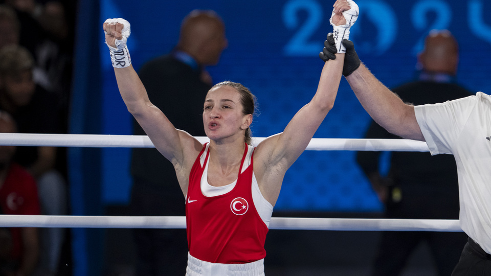 Buse Naz ve Sema çeyrek finalde!