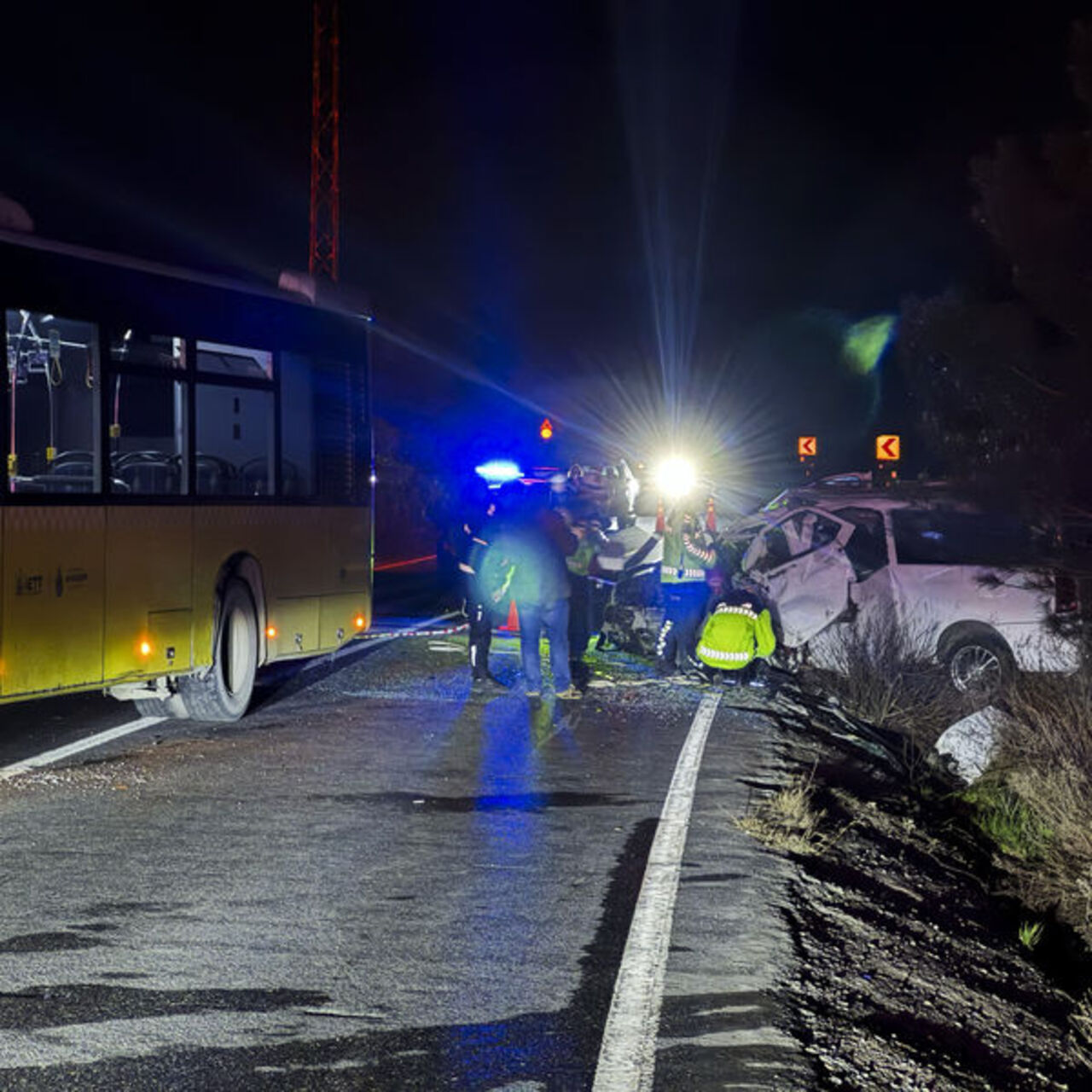 İETT otobüsüyle çarpışan aracın sürücüsü öldü