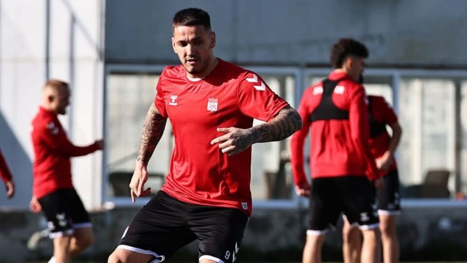 Sivasspor'a Manaj ile Simic'ten iyi haber!