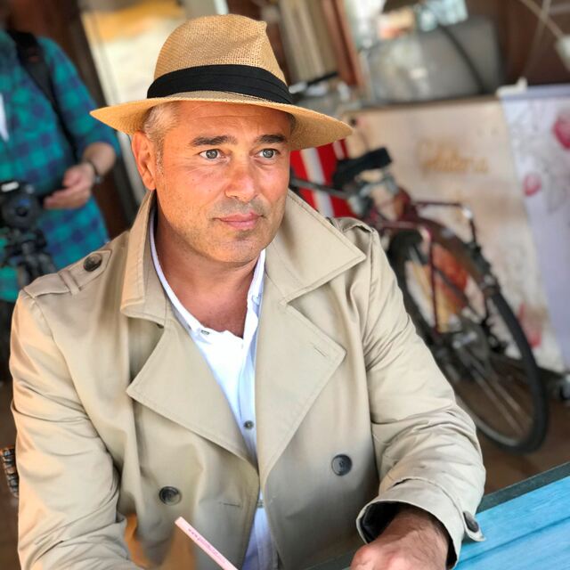 Kahramanları tiyatro oyunu yaptı