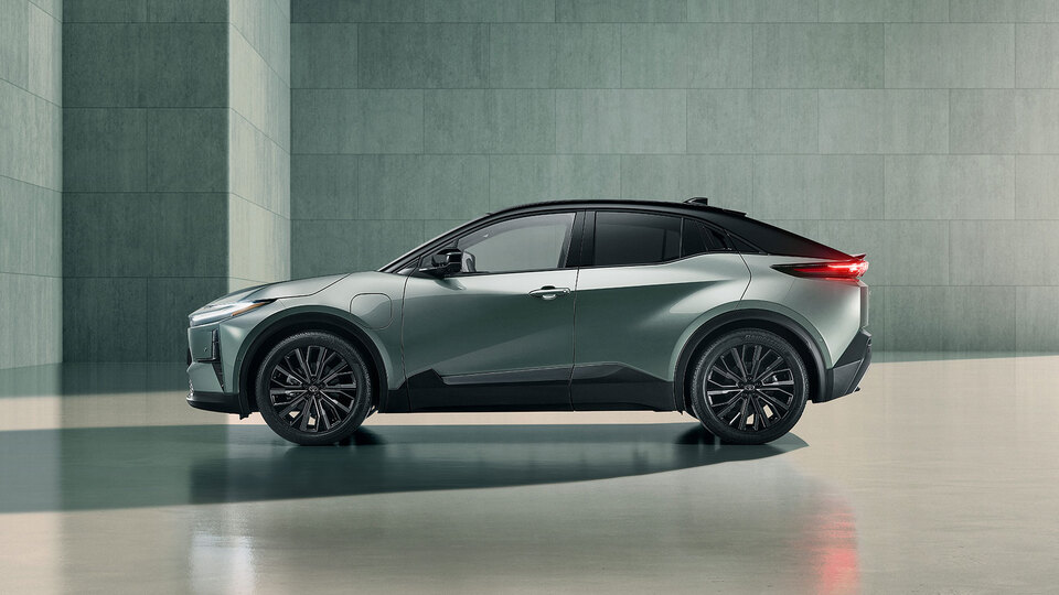 Toyota'dan yeni elektrikli SUV