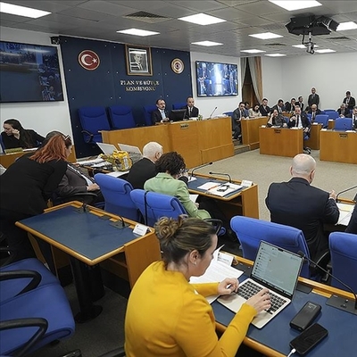 Emekli ikramiyesi komisyonda kabul edildi