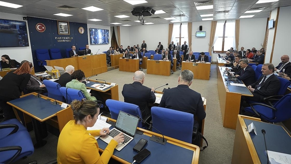 Emekli ikramiyesi komisyonda kabul edildi