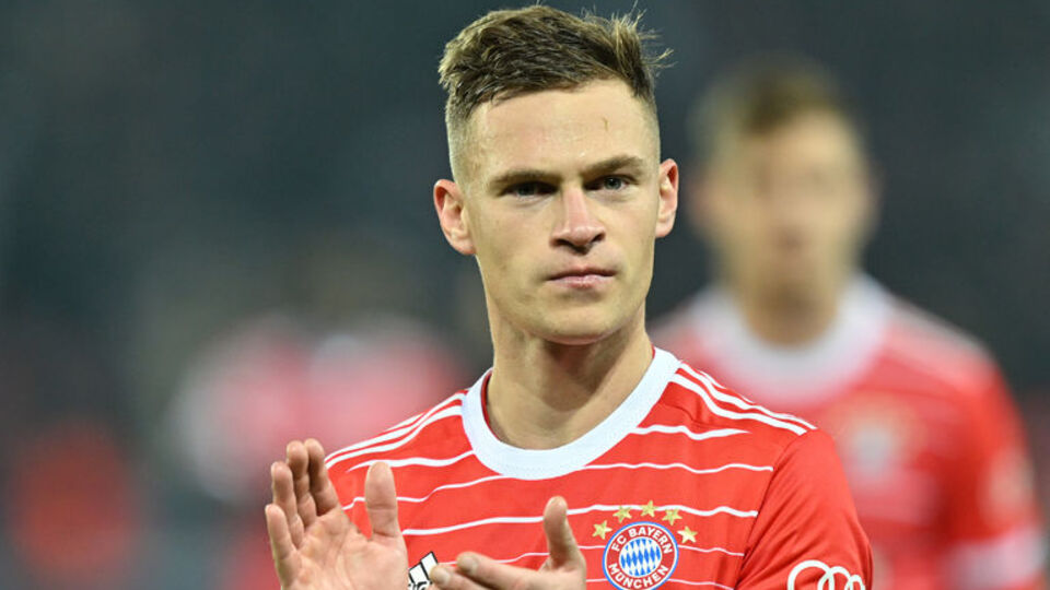 Kimmich Bayern'de kaldı!