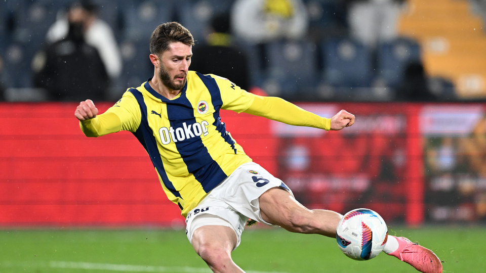 Fenerbahçe'de sakatlık: Kadrodan çıkarıldı