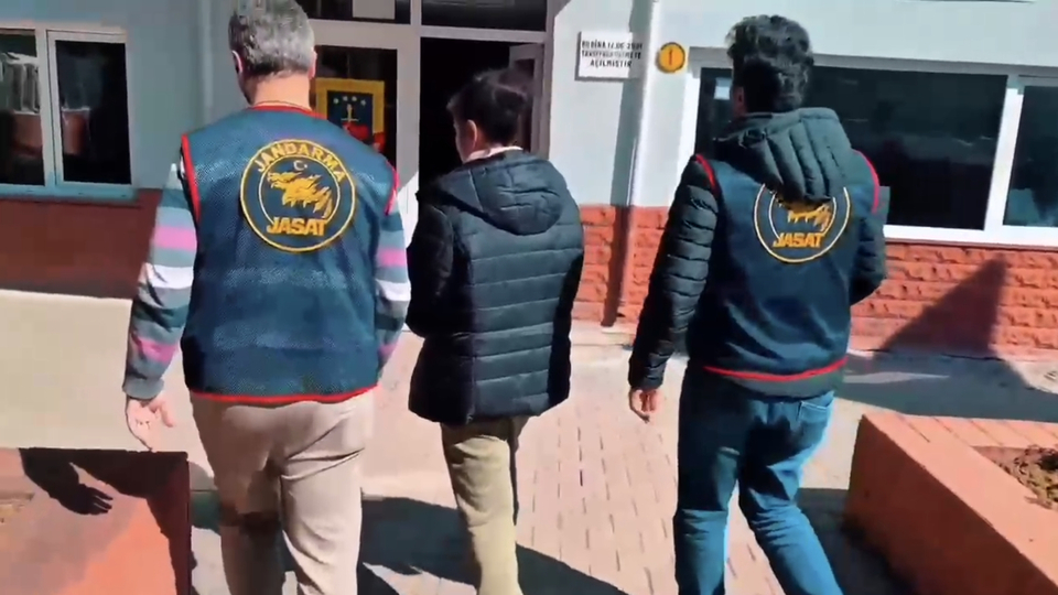 308 suç kaydı! 108 yıl hapisle aranıyordu!