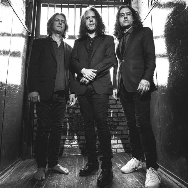 Metalden caza Alex Skolnick Trio