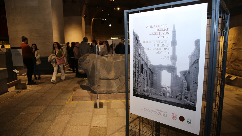 'Satır Aralarını Okumak: Augustus'un Söylevi'