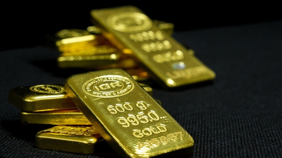 Altının ons fiyatı rekor yeniledi