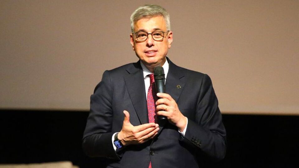 Sağlık Bakanı Memişoğlu, sağlık çalışanlarıyla iftarda bir araya geldi