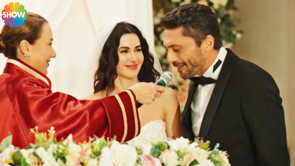 "Ayça, benimle evlenir misin?"